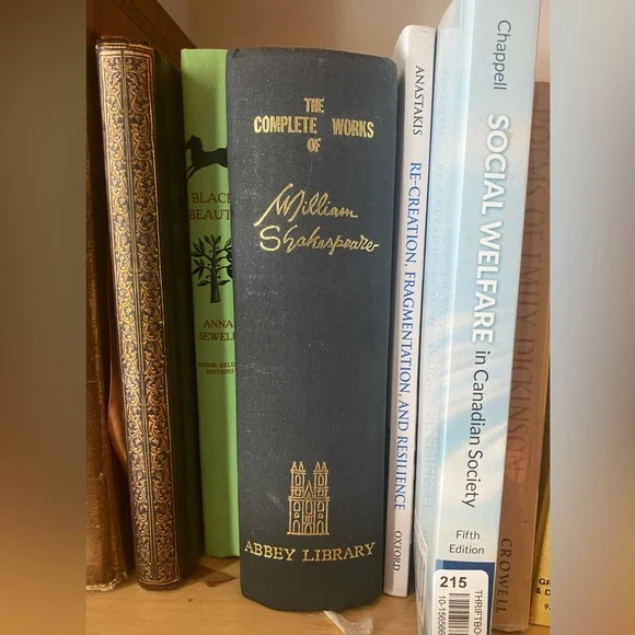 The Complete Works of William Shakespeare Hardcover Book (1974) - Picture 2 of 6